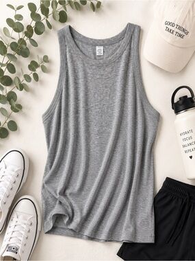 Old Navy Women’s Grey Racerback Tank Top